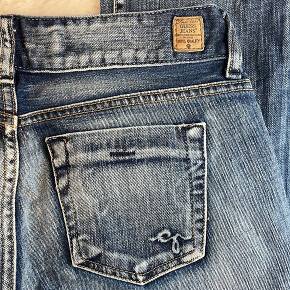 Guess 1981 Lightly Distressed Women's Jeans Rolled Cuff Size 28 - Picture 5 of 6